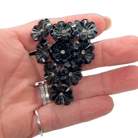 Fabulous Vintage Black Celluloid 3D Flower & Rhinestone Fur/Dress Clips - Picture 8 of 8